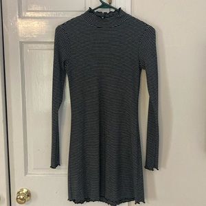 Aeropostale women’s black and white pinstripe dress size small